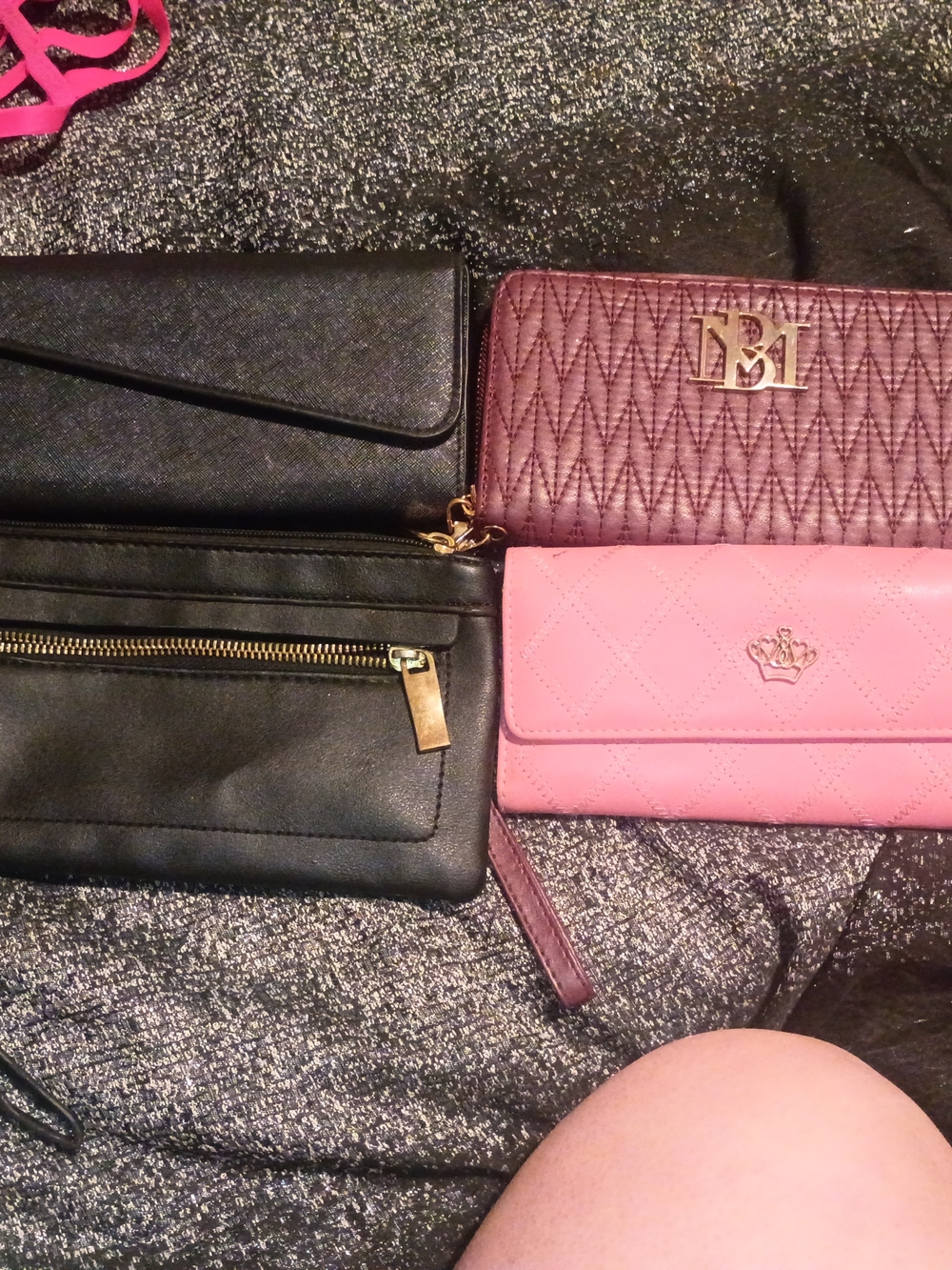 Womans Wallet Lot